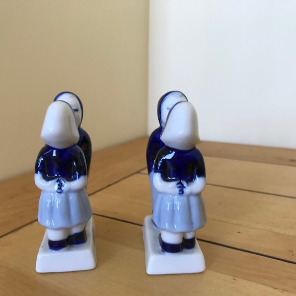 Dutch Blue Delft Kissing Couple ARUBA Ceramic Figurines 3.5" Set of 2 - Picture 4 of 6